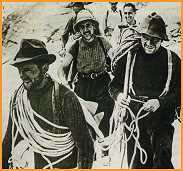 Cassin, Tizzoni, Esposito au retour des Grandes Jorasses... [photo : in Les montagnes de la Terre, p329]