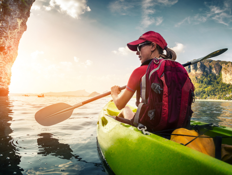 Explorer la nature en kayak : l'art de glisser sur l'eau en 2026