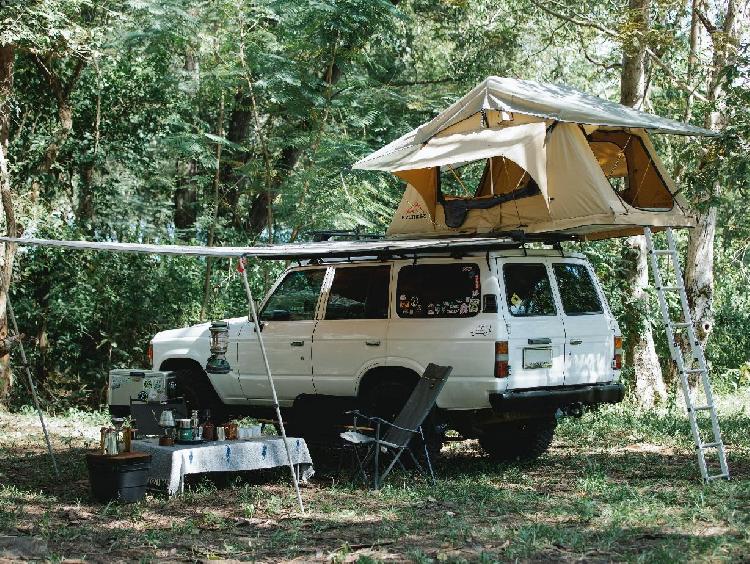 Les avantages de choisir une tente de toit pour camper