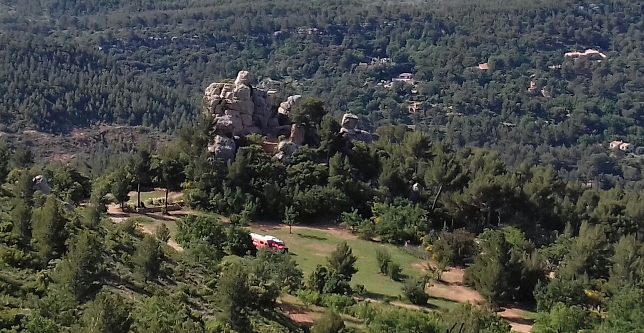 Esplanade derriÃ¨re le refuge CÃ©zanne