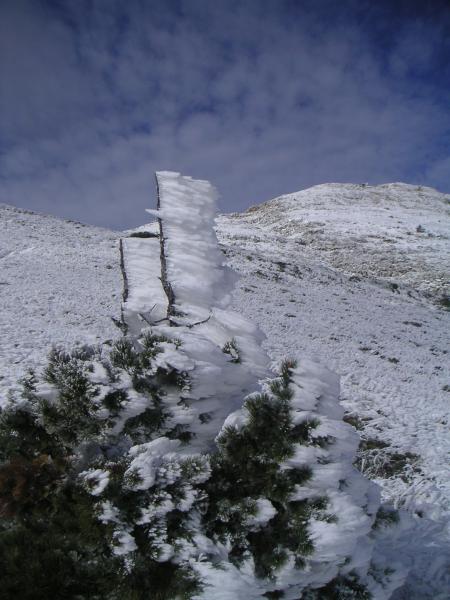 20cm de neige glacée soufflée à l'horizontale