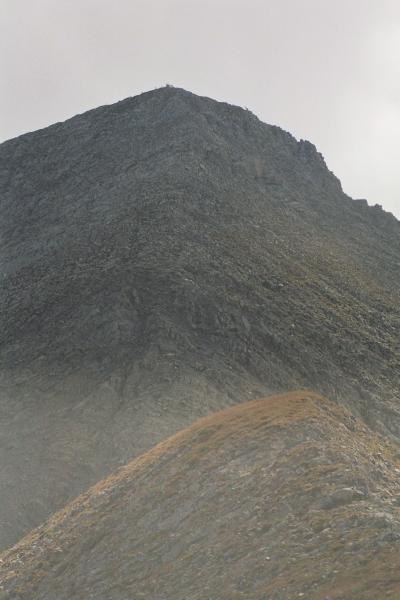 Face Ã  l'arÃªte qui mÃ¨ne au sommet