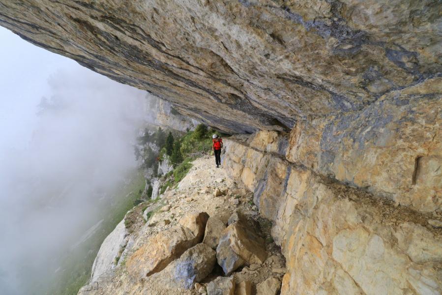 Au dessus de la Tour Percée
