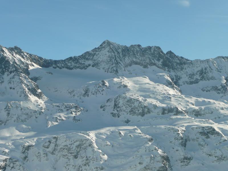 Au loin l'Etendard