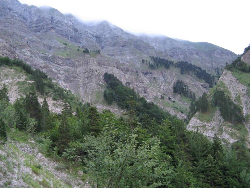 Au pied du versant nord-ouest
