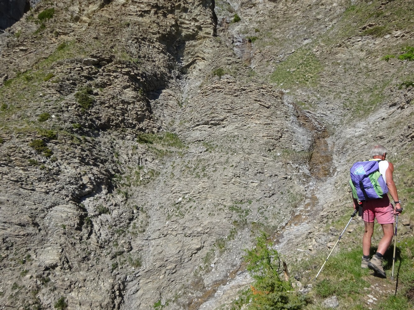 A droite de la photo, une ravine un peu dÃ©licate Ã  traverser