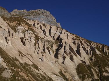 le Rocher de Plassa au dessus des racines de gypses 