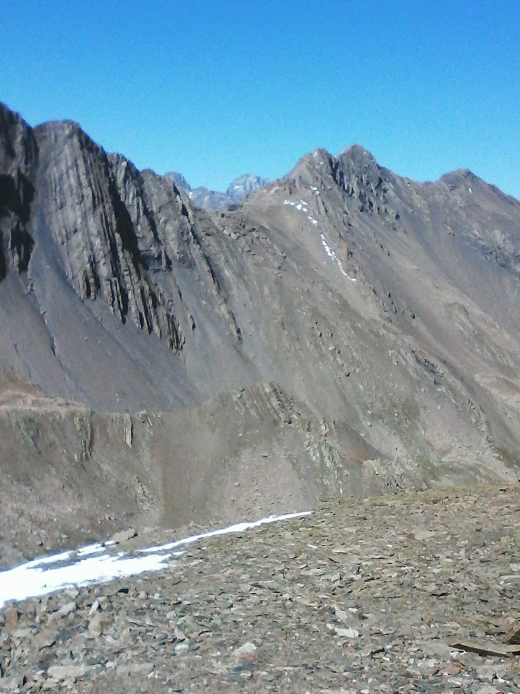 Ã  travers le col de rougnoux: les sommets des bans et de l'ailefroide occidentale (drame avec rÃ©cemment restes  d'1 alpiniste)