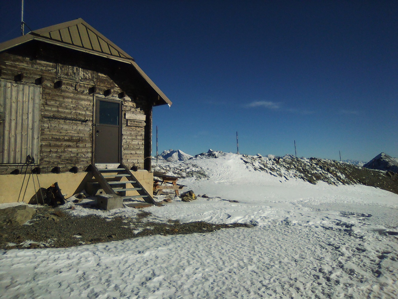 aiguilles chabeyron et brec  pointent Ã  d de la cabane