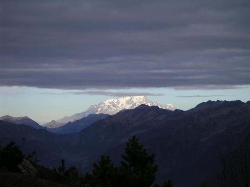 après midi sous un couvercle gris