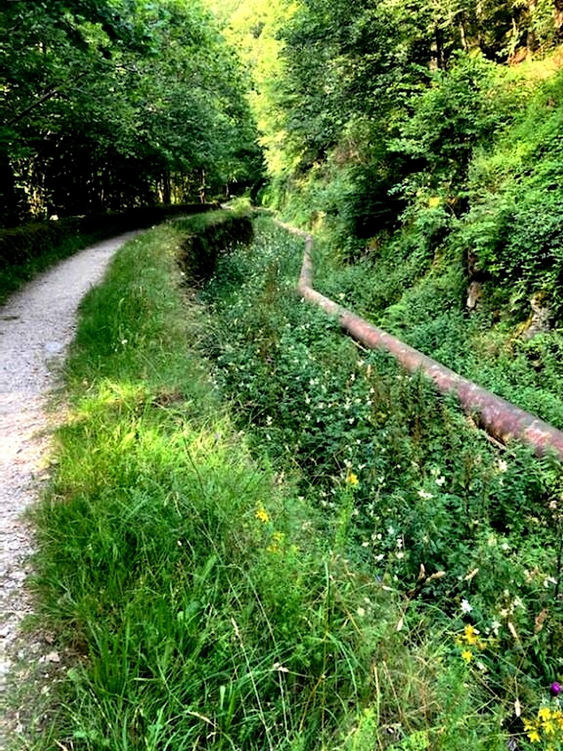 Aqueduc et chemin de retour