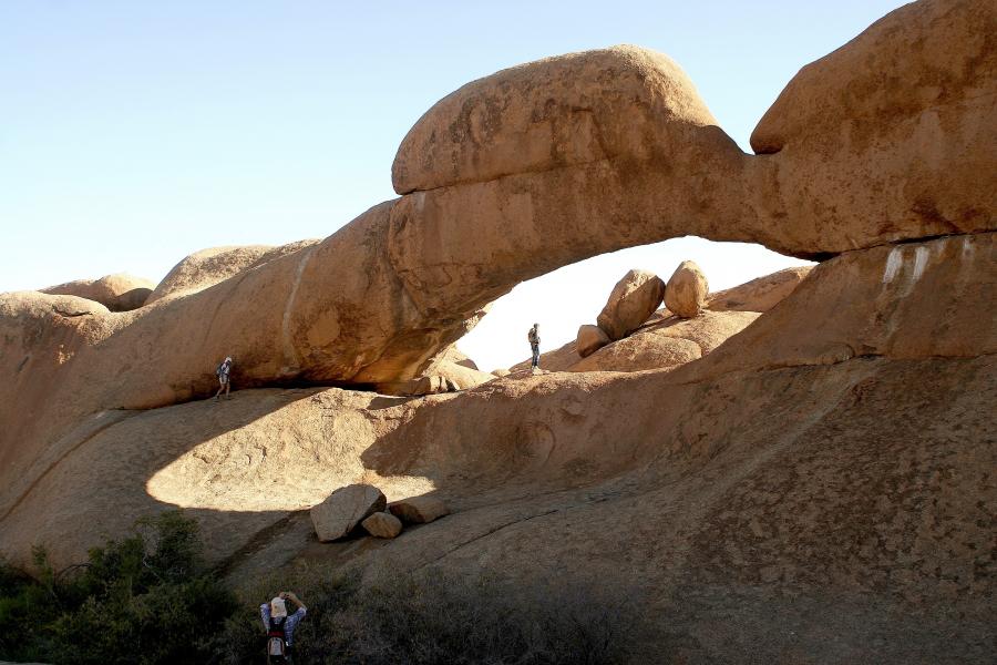 arche en granit, Namibie.