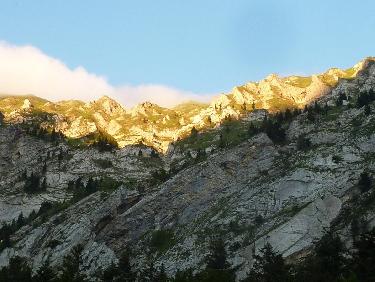 Au petit matin, vue du bas de l&apos;itinÃ©raire
