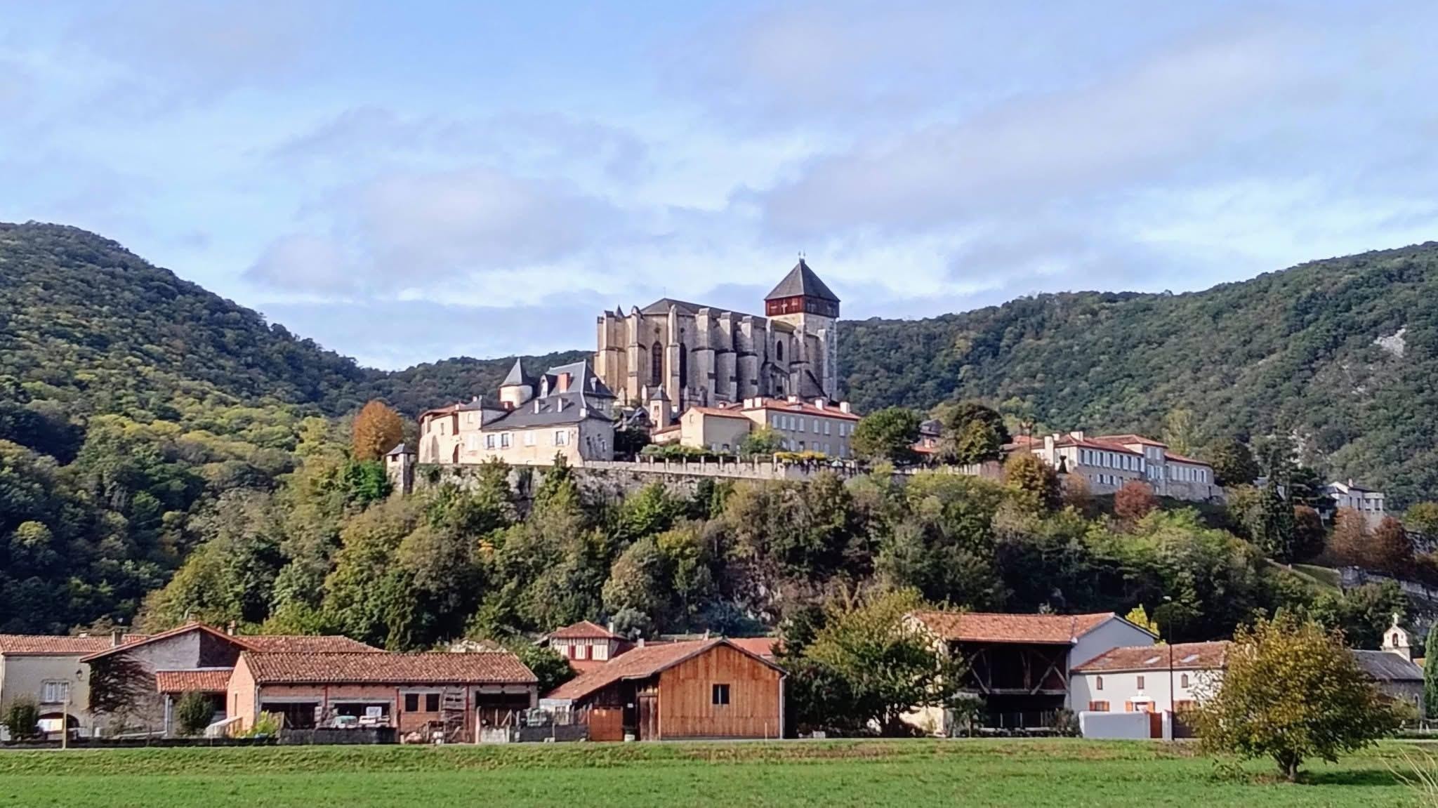 Au pied de la cathédrale 