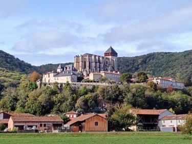 Au pied de la cathédrale 
