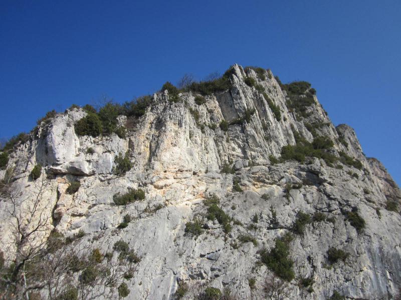 au Pas Court sous la falaise