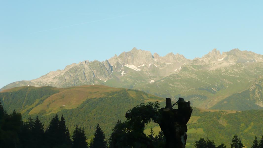 au fond la Grand Lauzière domine