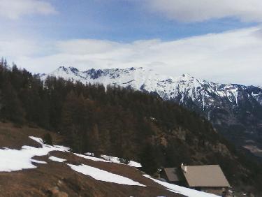 Aux Eymards ; vue vers Â¨Prachaval et la crÃªte de Catinat