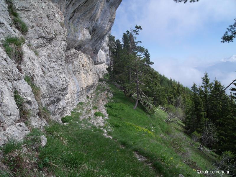 Base des rochers.