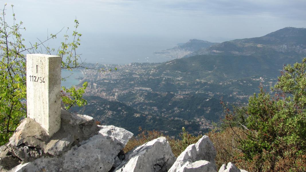 Borne frontiere N° 112-54