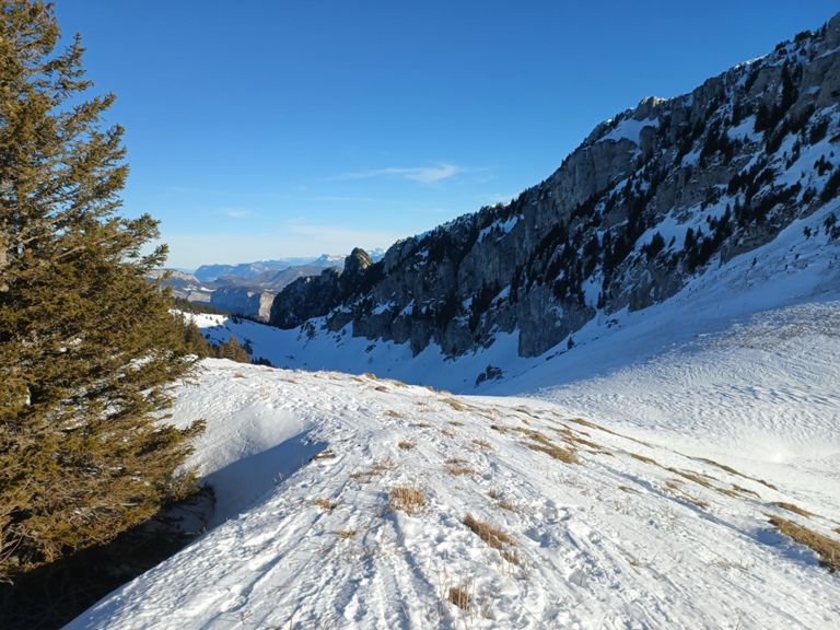 Ski de randonnée la première de l'année 🙂Col de Mauvernay depuis le Château , la combe des Eparres et le col de Bovinant
