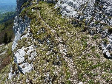 Balcon Ã©troit au-dessus du vide
