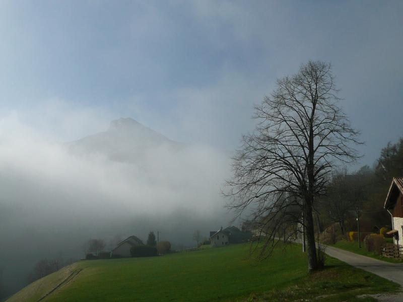 brumes fantomatiques au hameau des Fournels
