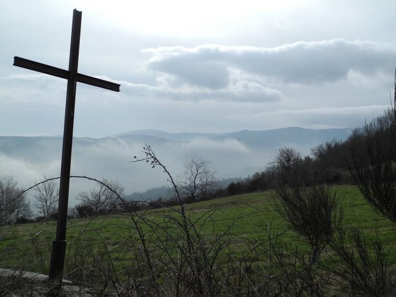 Croix au-dessus de Chirat