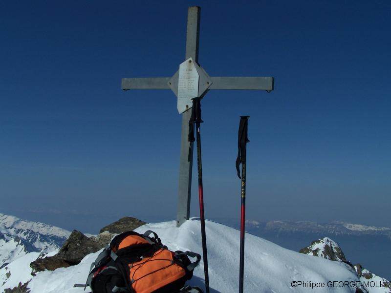 Croix sommitale
