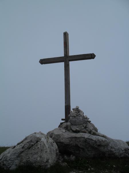 Croix sommitale