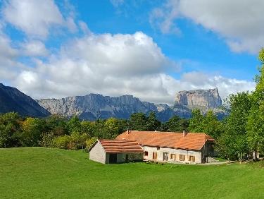 C6D5F605-0B2B-4A20-8DE3-91D28196D9BE.