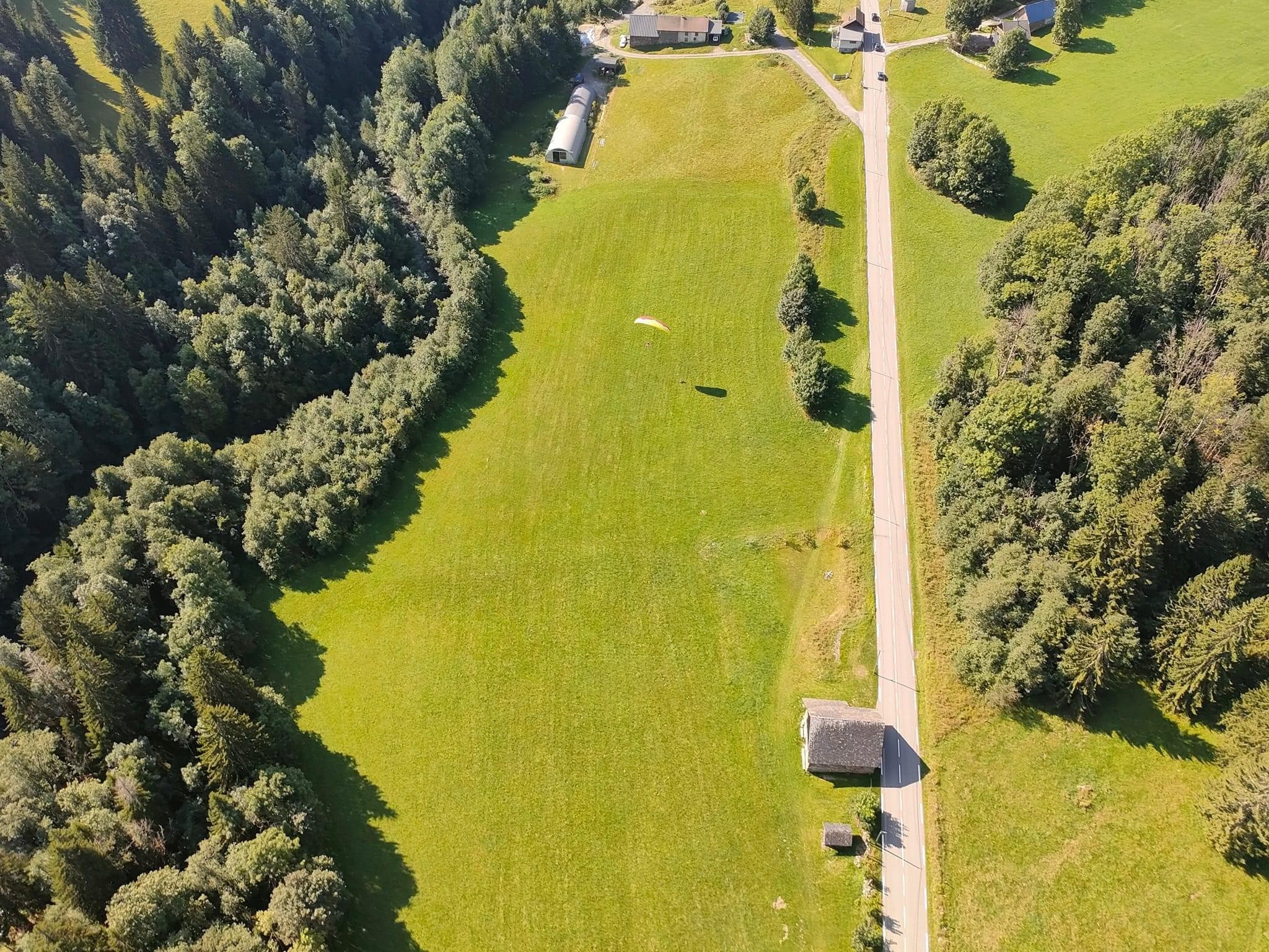 Ça plane sur la Croix