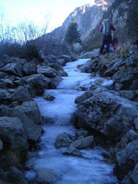 ce n'est pas le ruisseau mais le sentier!