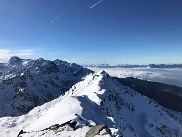 Vue du sommet vers Grenoble encore sous les nuages