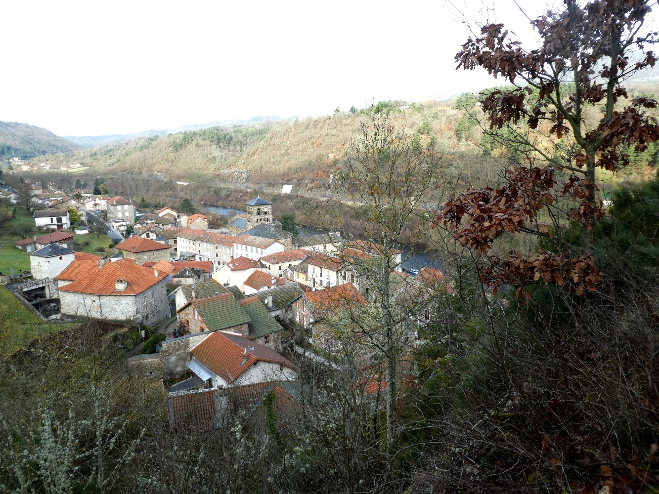 ChamaliÃ¨res et la Loire depuis le sentier en balcon
