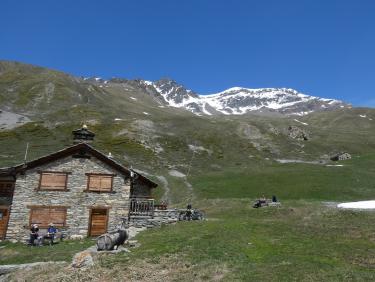 Chapelle Saint Antoine/refuge de Vallonbrun par les Grattais