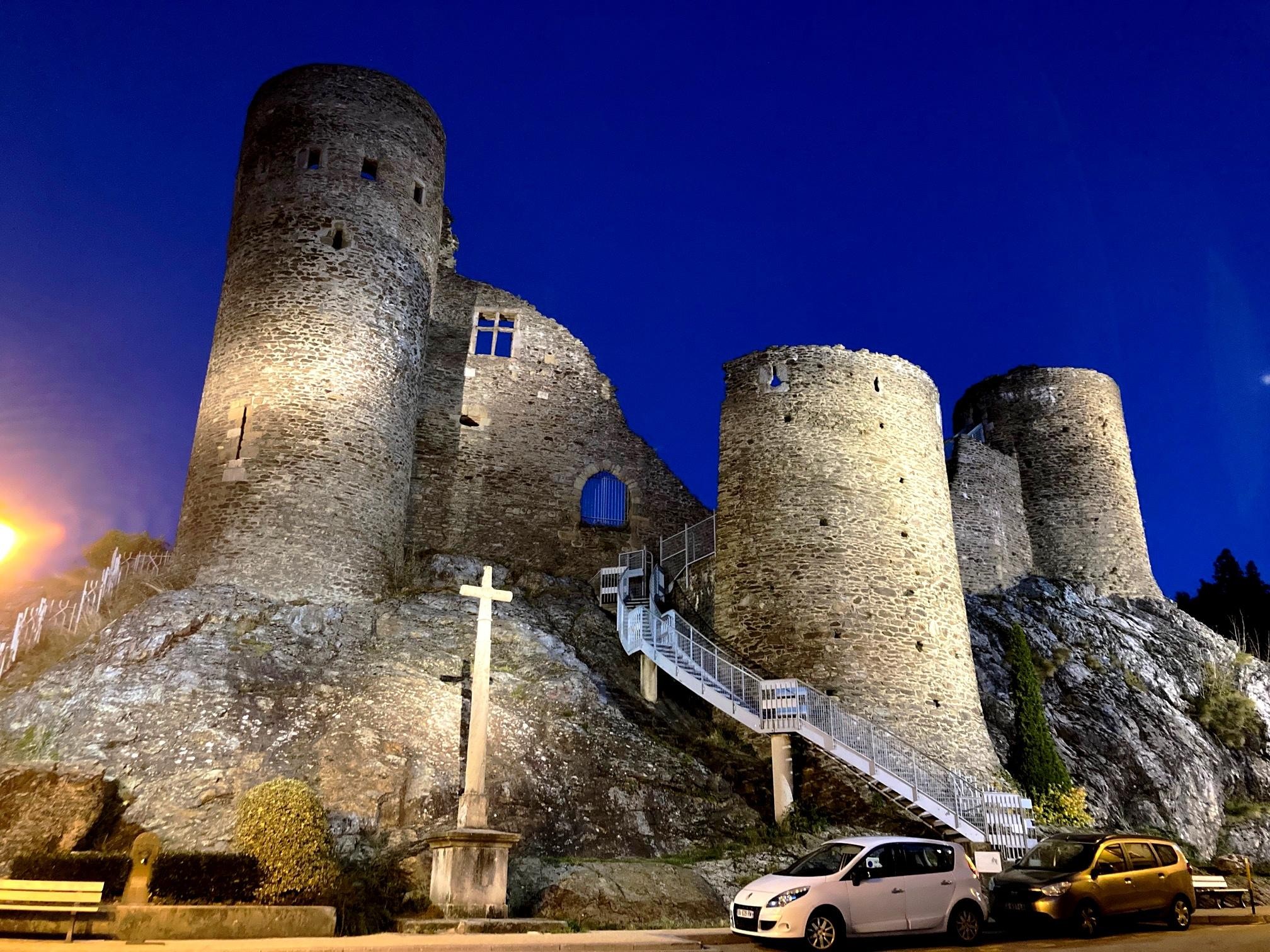 Château de Rochetaillée depuis la D6