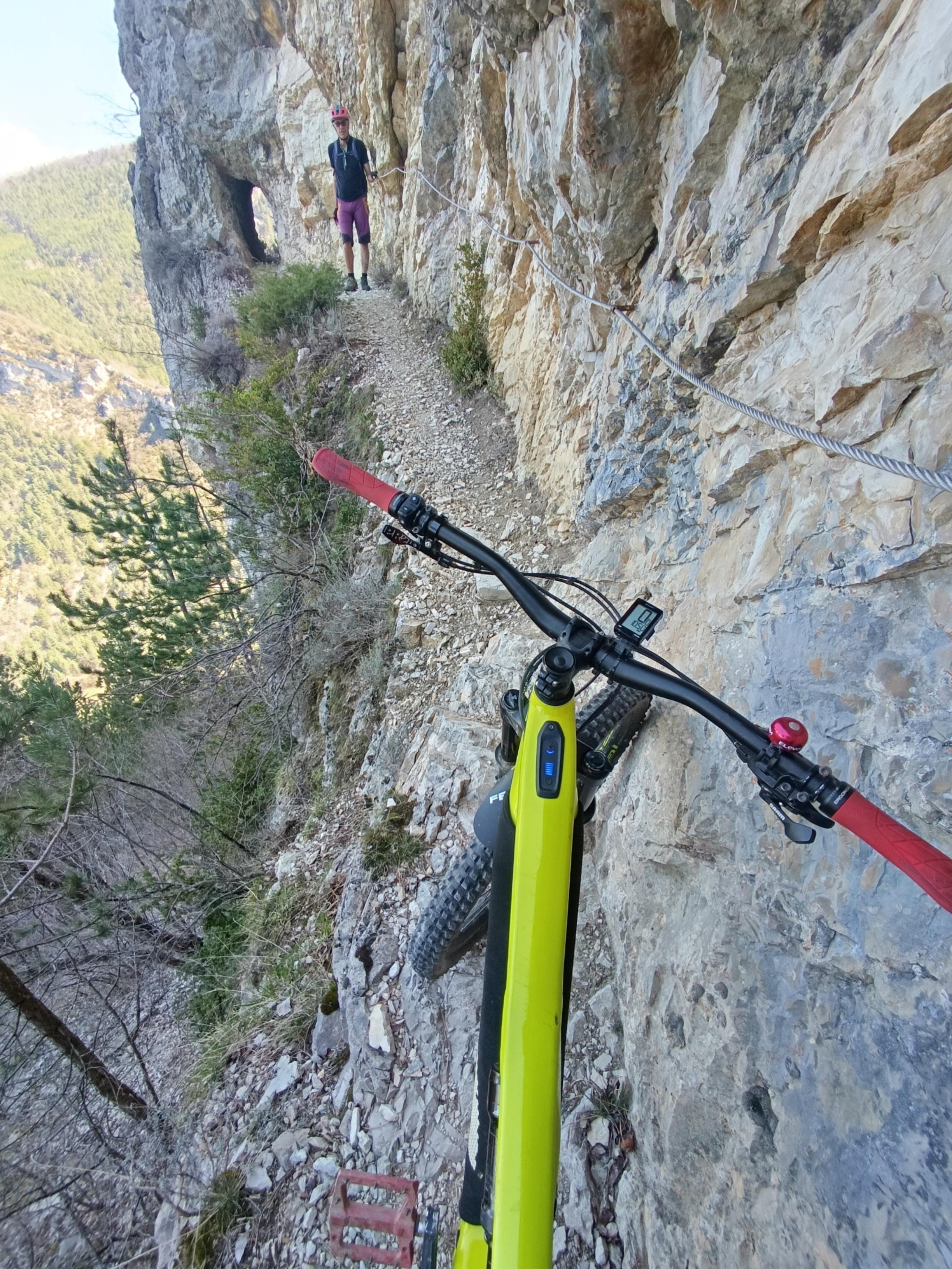 Les chemins du soleil en vtt (du Bugey à la mer)