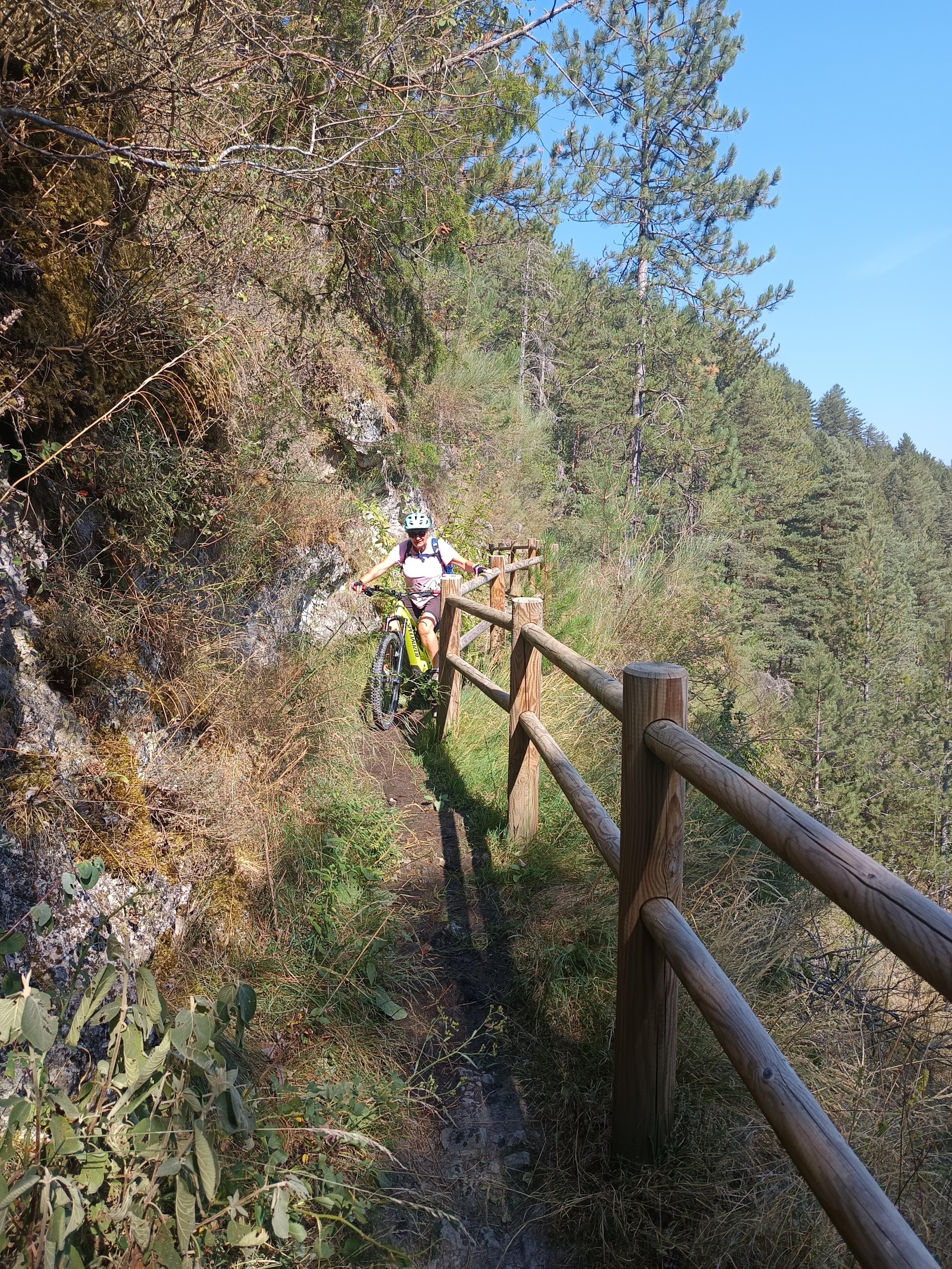 Les chemins du soleil en vtt (du Bugey à la mer)