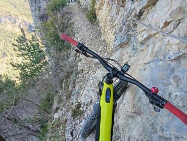Les chemins du soleil en vtt (du Bugey à la mer)