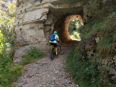 Les chemins du soleil en vtt (du Bugey à la mer)