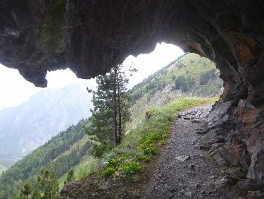 un Chemin en encorbellement 