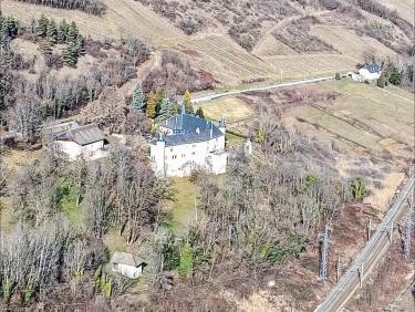 Coup de poker à Montlambert