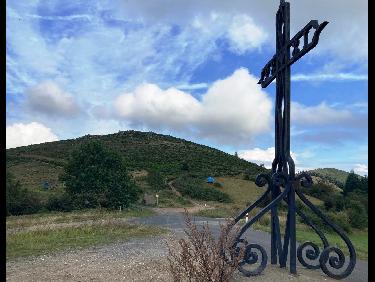 Croix du Planil : vue arriÃ¨re vers le ChÃ¢telard et le GR7