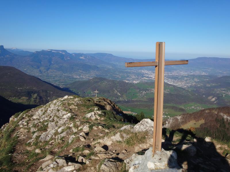 croix (moches) partout au sommet