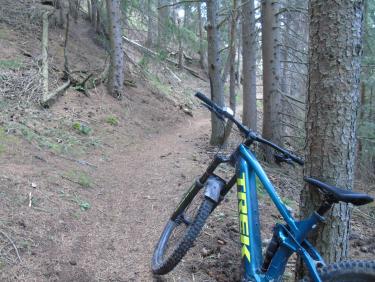 Le Cuchet, descente en VTT par le chemin du  bois de Pramania et des champs. (Le Cuchet.)