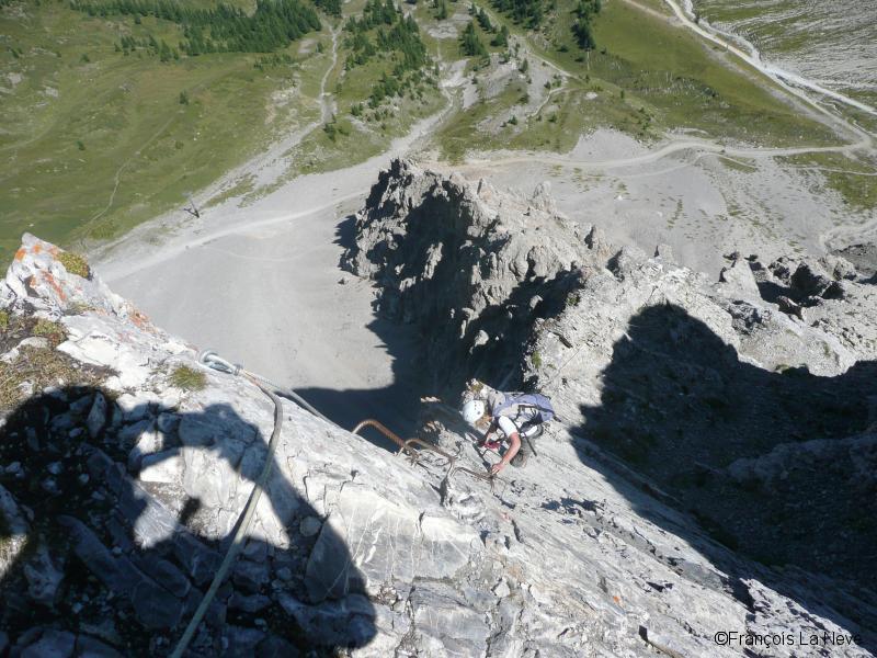 Dalle dans la VF des Neyzets (Ecrins)