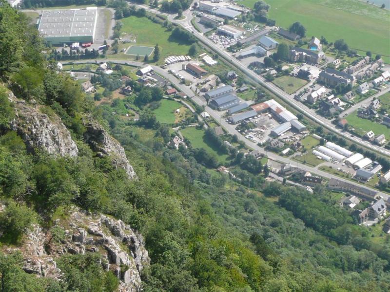 Dans la pompe à couillons locale