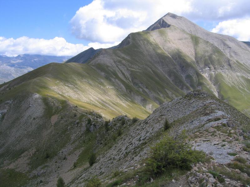 Dans le fond, la grande Autane