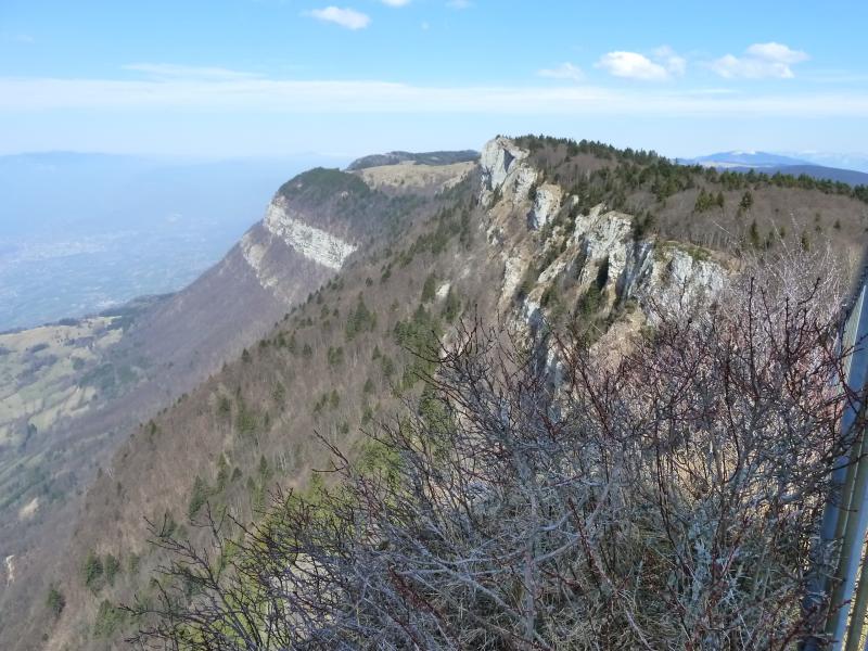 De la Croix jusqu'aux chalet du Sire